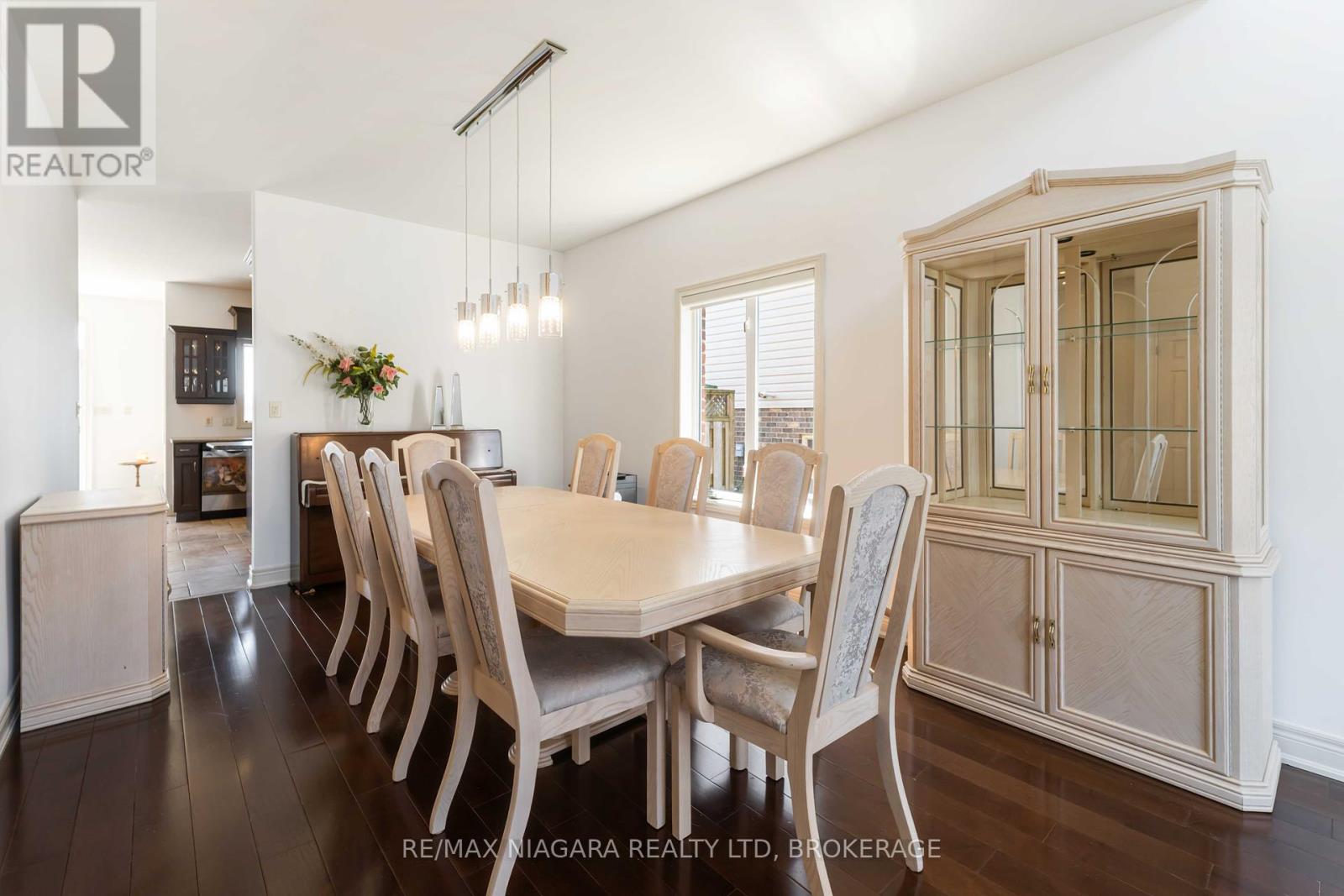 3954 Weinbrenner Road, Niagara Falls (Chippawa), Ontario  L2G 7Y3 - Photo 8 - X12117068