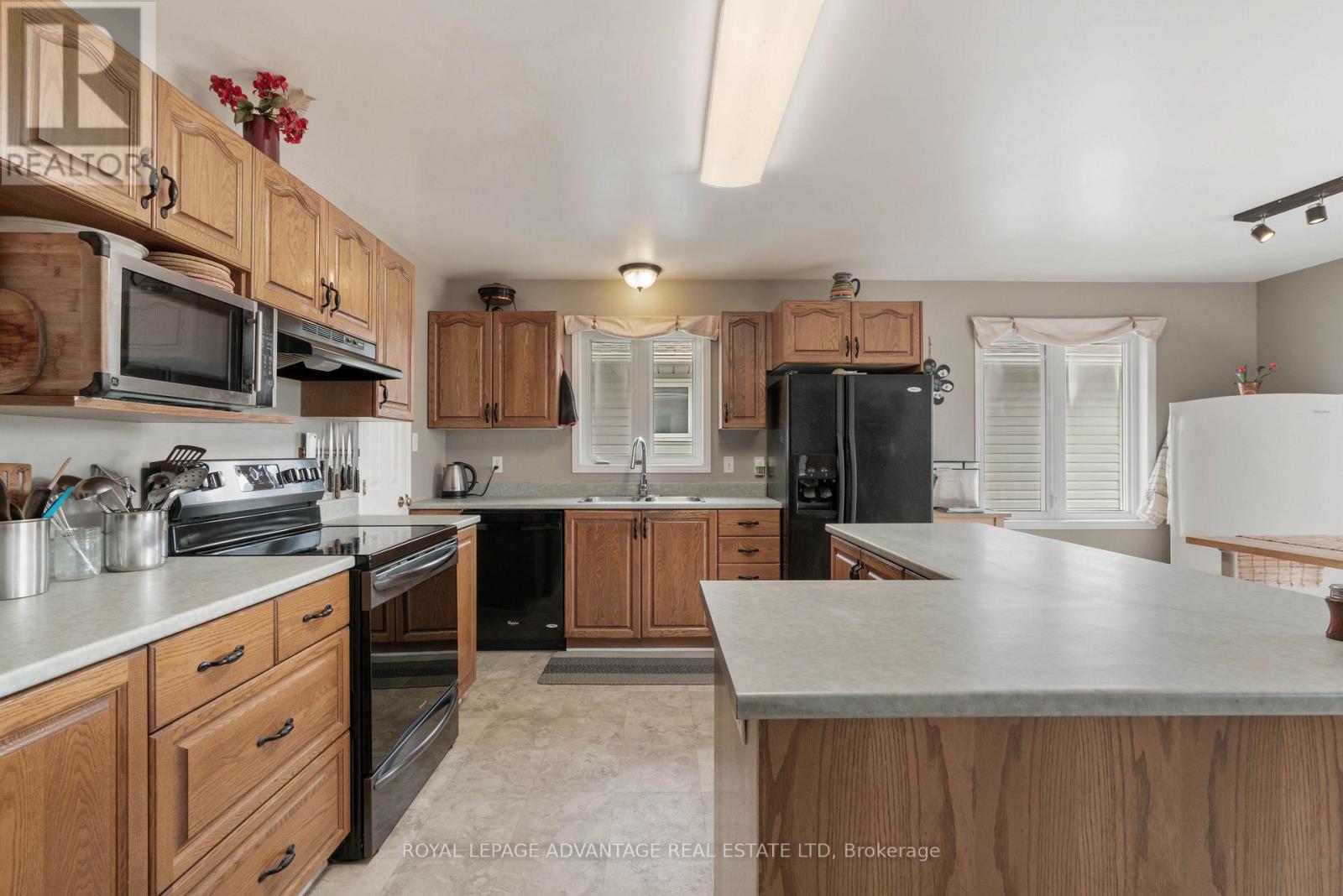 264 Glenwood Crescent, Smiths Falls, Ontario  K7A 5L1 - Photo 16 - X12101143