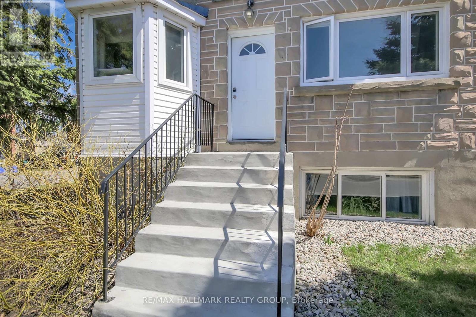 Property at 348 SHAKESPEARE STREET S image 4