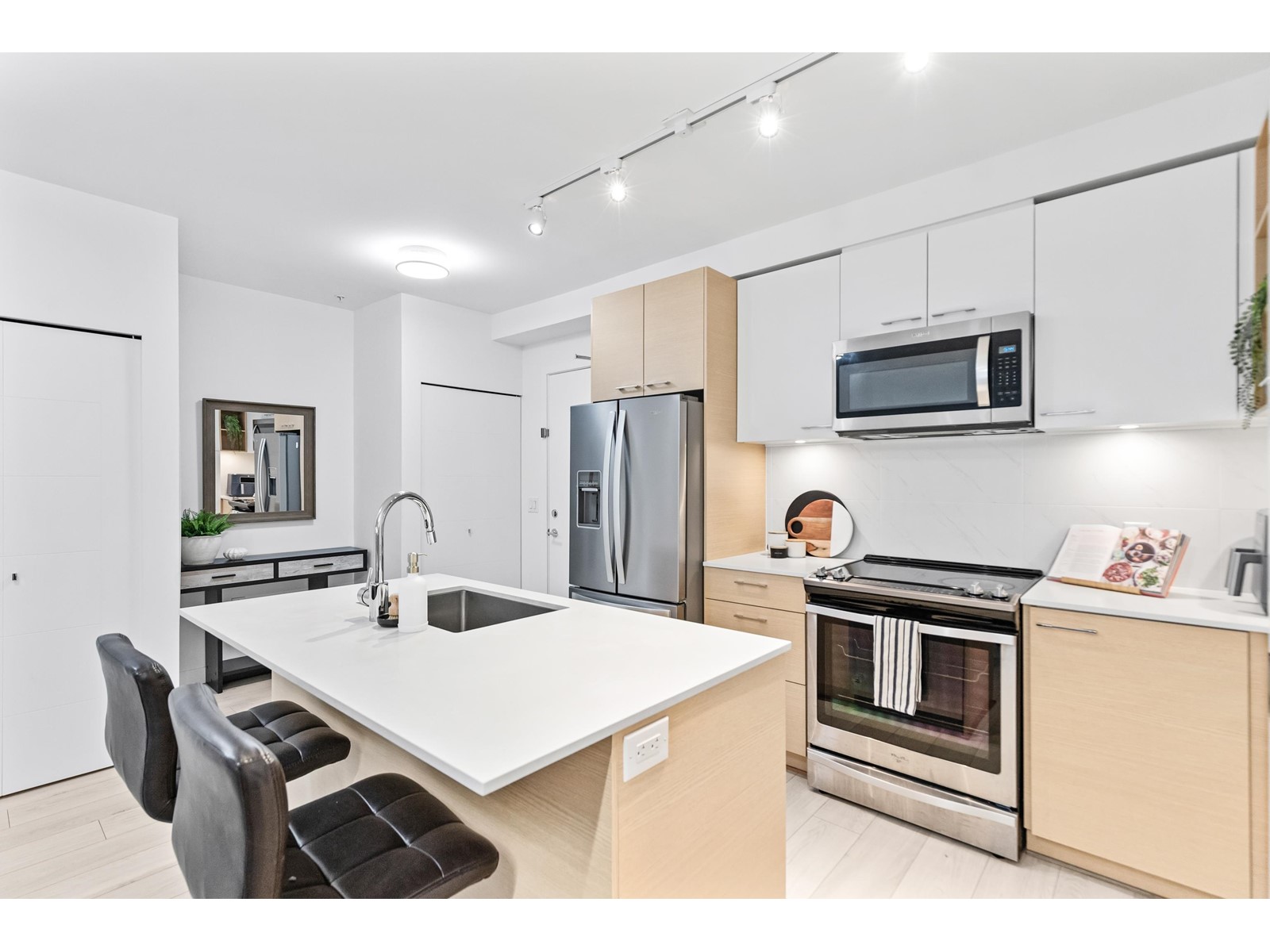 311 13963 105 Boulevard, Surrey, British Columbia  V3T 0M9 - Photo 6 - R2996923