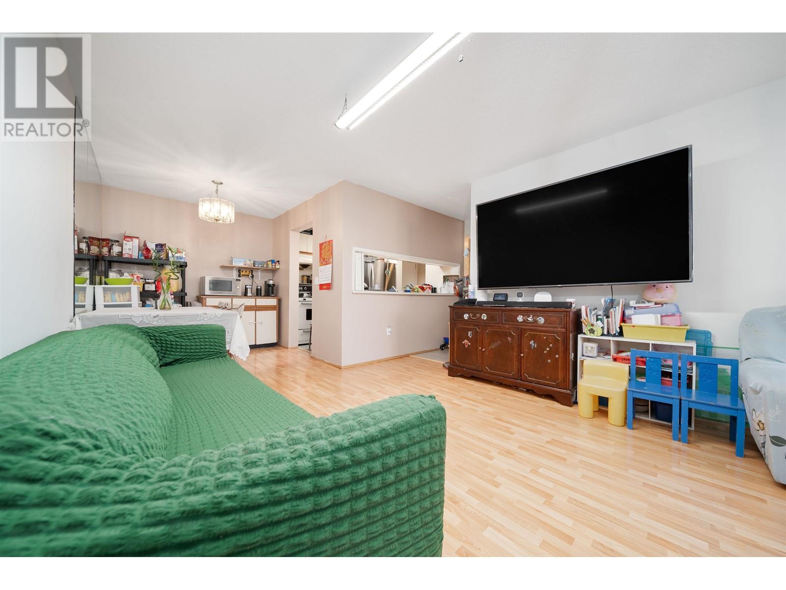 305 7511 Minoru Boulevard, Richmond, British Columbia  V6Y 1Z3 - Photo 6 - R2996916