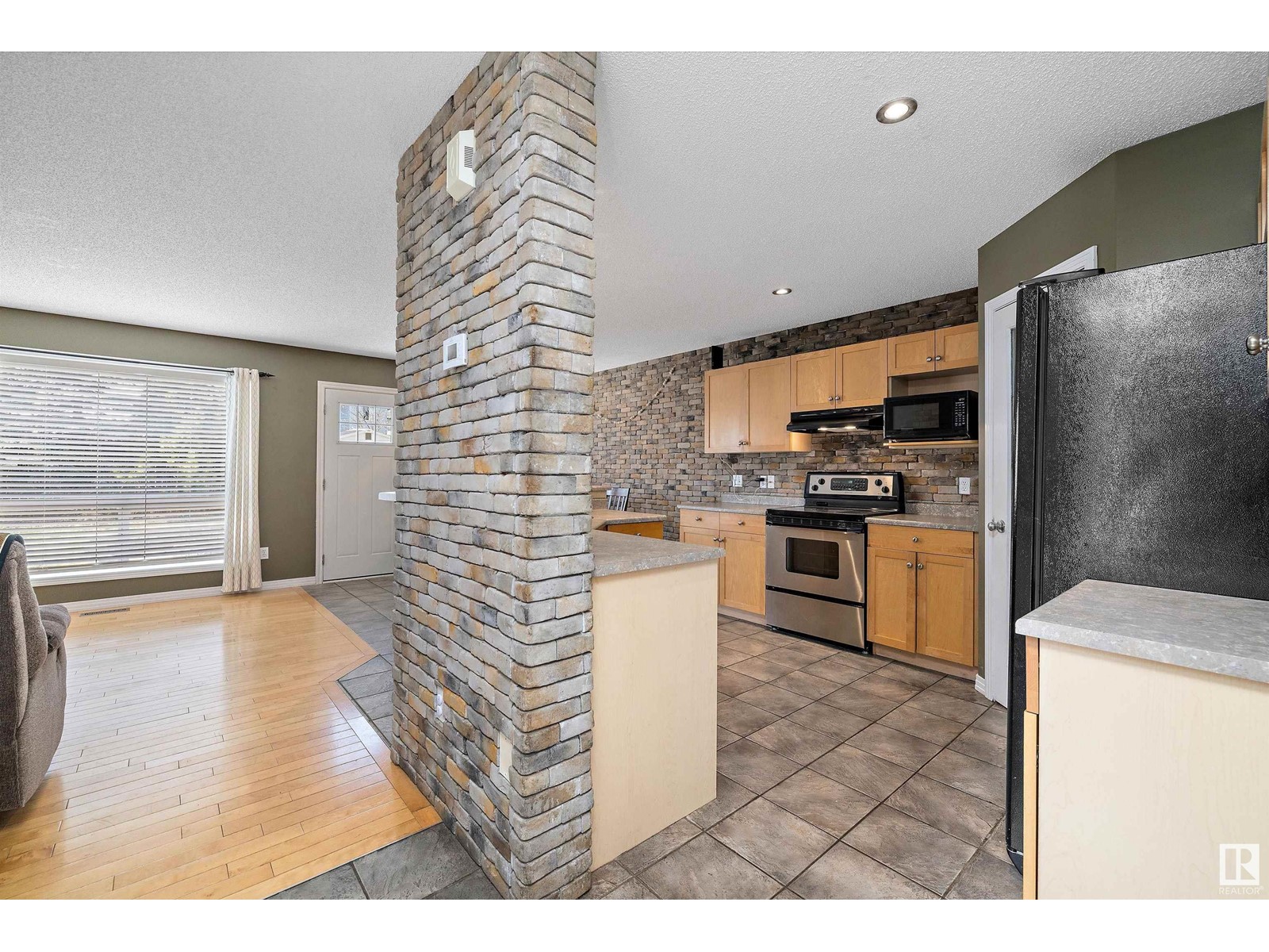 15112 43 St Nw, Edmonton, Alberta  T5Y 3A9 - Photo 5 - E4433739
