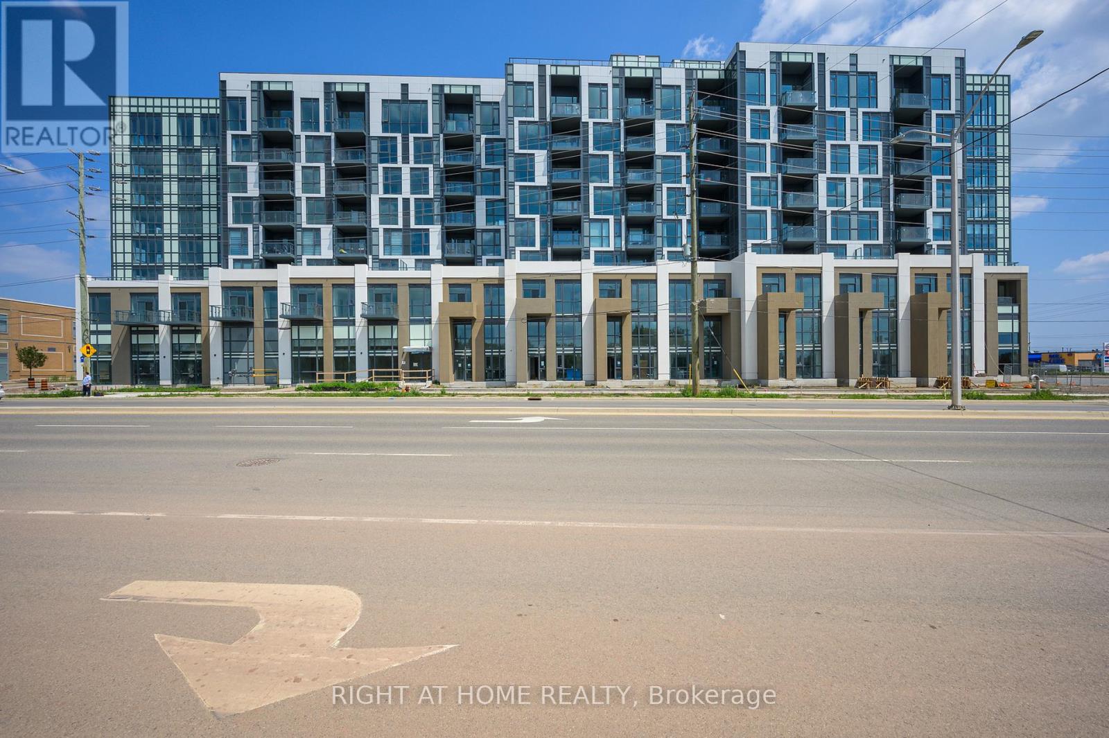 605 - 509 Dundas Street W, Oakville, Ontario  L6M 5P4 - Photo 3 - W12116725