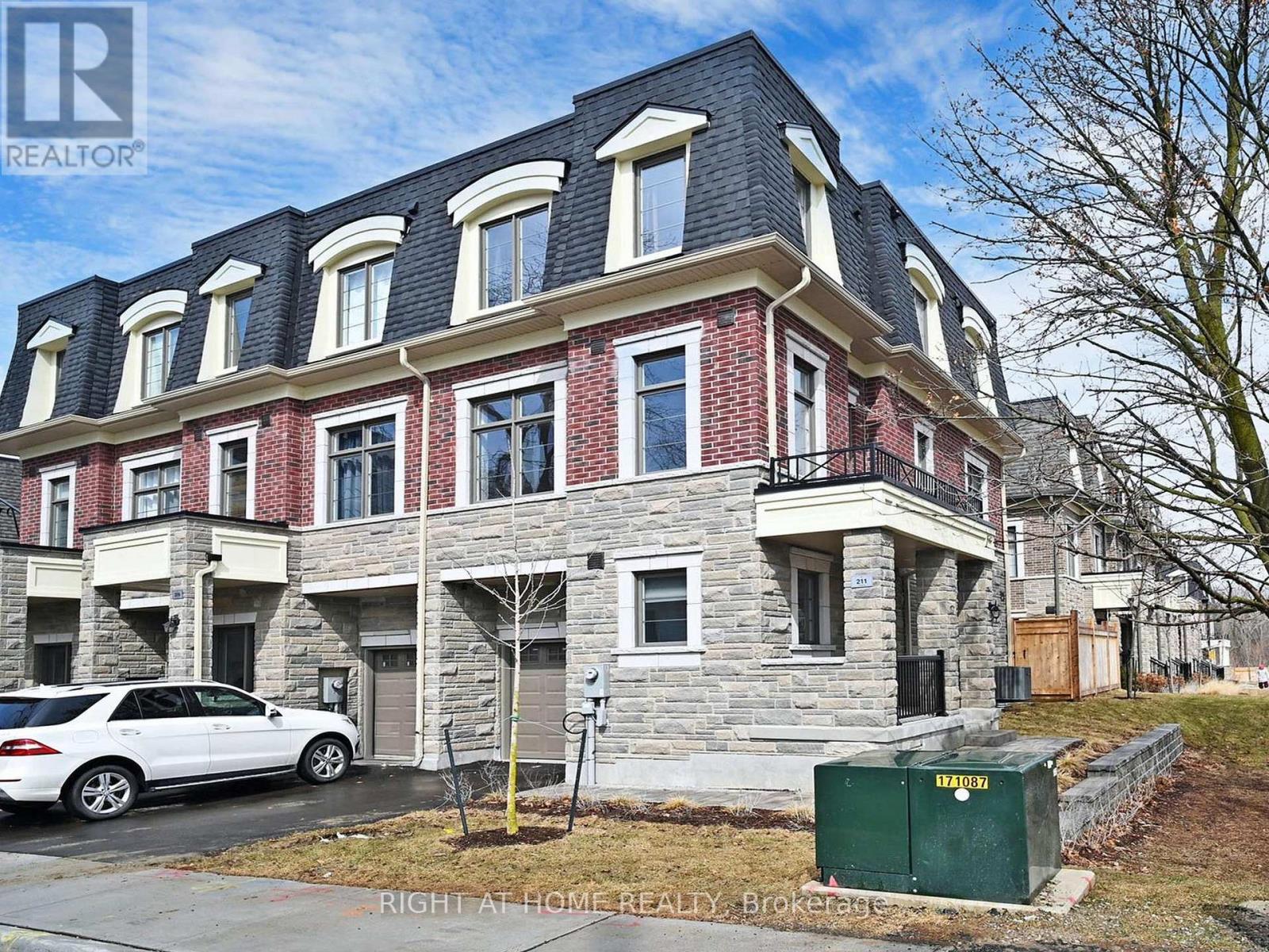 Property at 211 WYNDHAM STREET image 1
