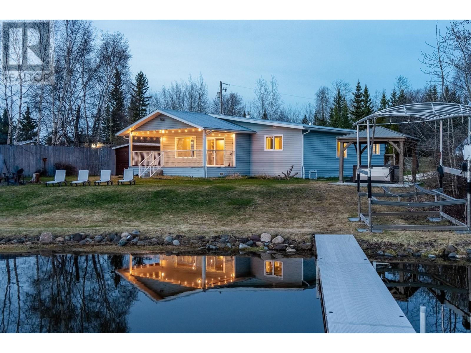 55680 JARDINE LOOP ROAD, Cluculz Lake, British Columbia