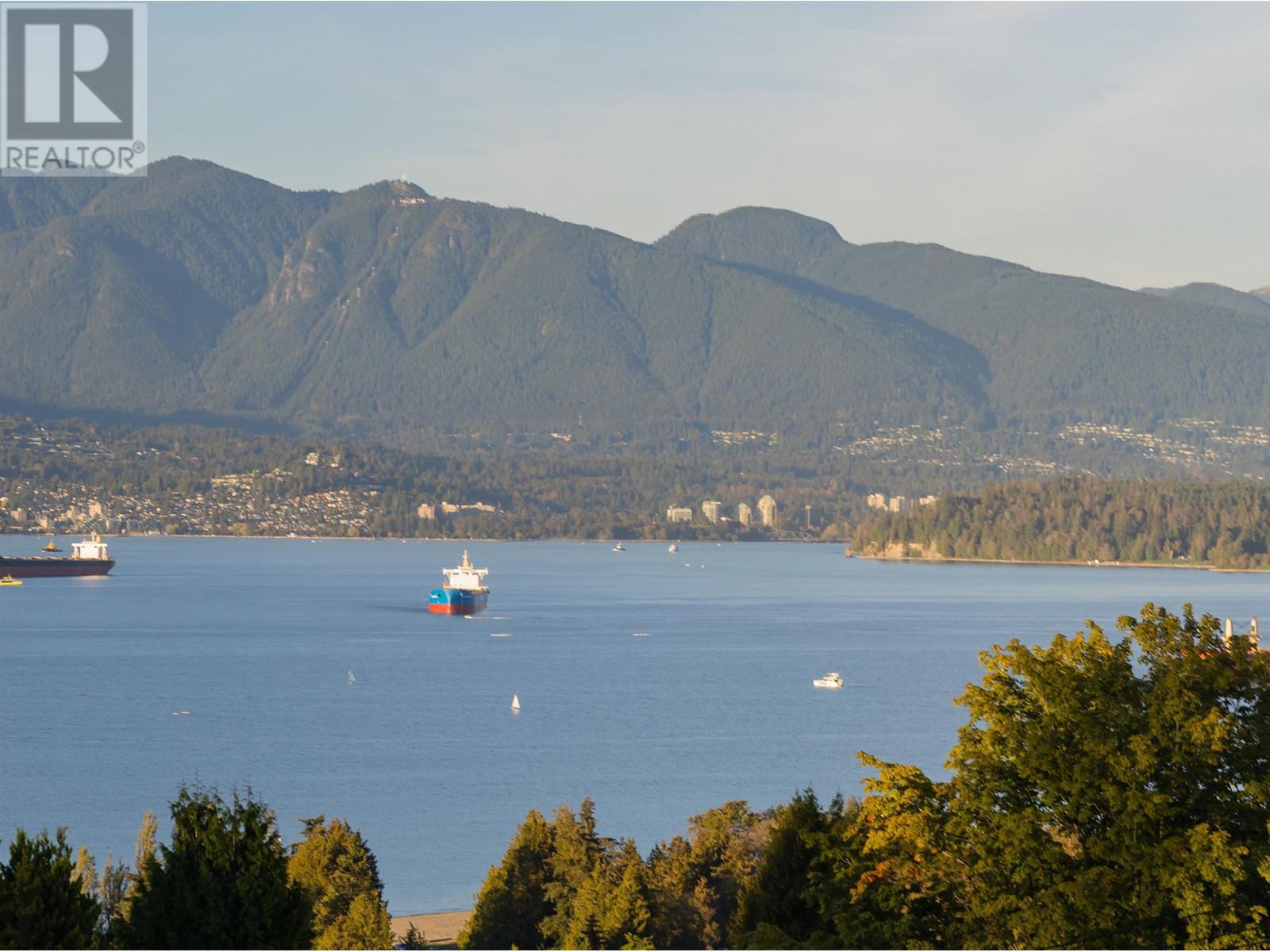 Listing Picture 26 of 40 : 1937 TOLMIE STREET, Vancouver / 溫哥華 - 魯藝地產 Yvonne Lu Group - MLS Medallion Club Member