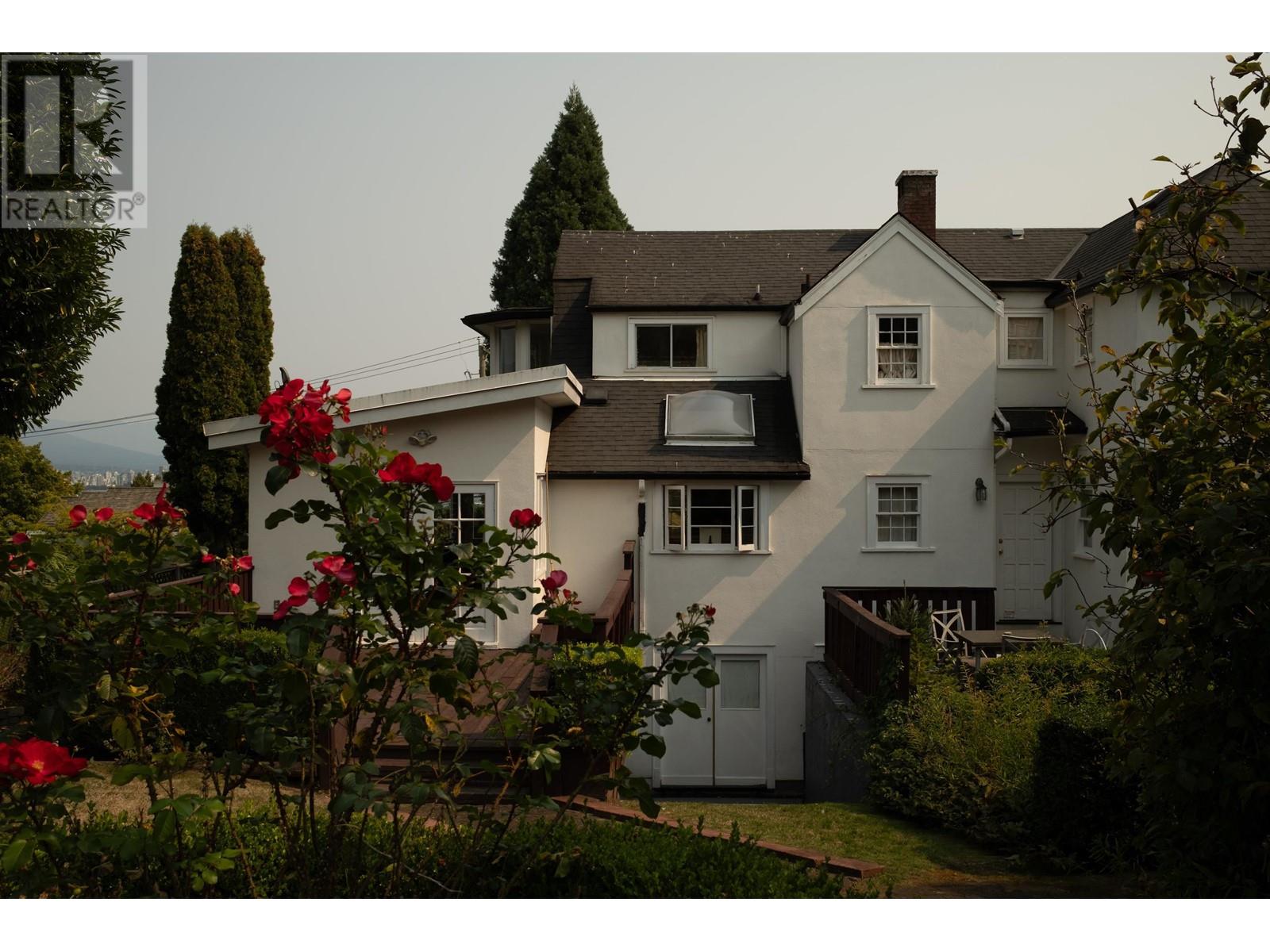 Listing Picture 14 of 40 : 1937 TOLMIE STREET, Vancouver / 溫哥華 - 魯藝地產 Yvonne Lu Group - MLS Medallion Club Member