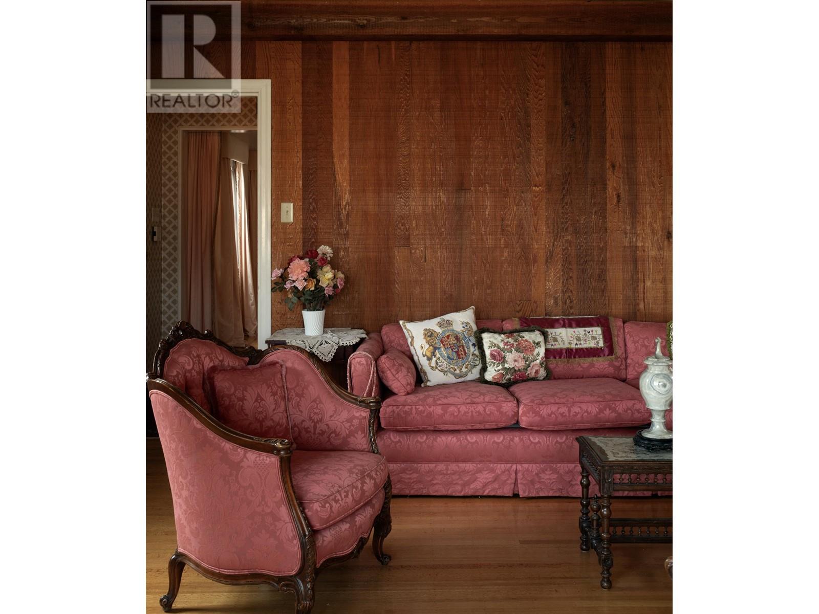 Listing Picture 28 of 40 : 1937 TOLMIE STREET, Vancouver / 溫哥華 - 魯藝地產 Yvonne Lu Group - MLS Medallion Club Member