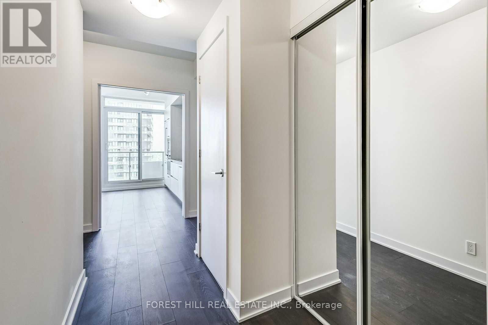5706 - 2221 YONGE STREET Toronto (Mount Pleasant West), ON M4S 2B4