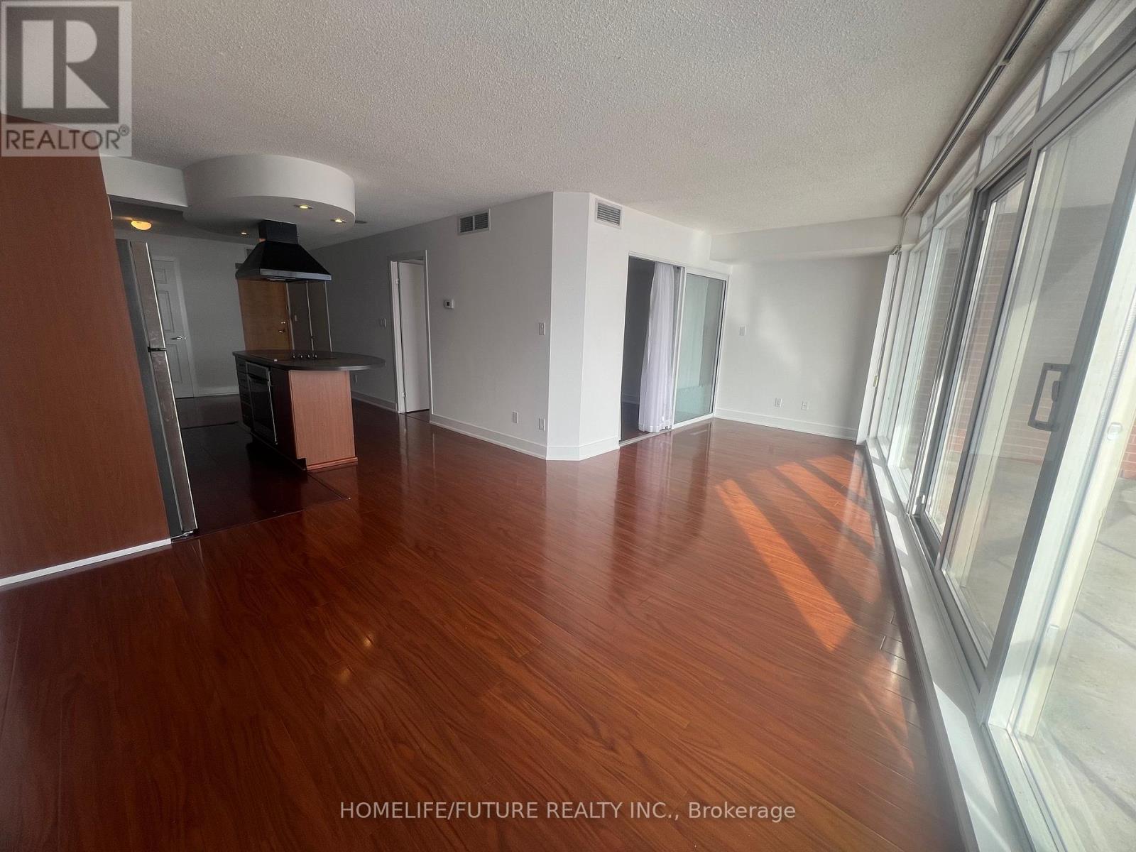 1022 - 550 Queens Quay W, Toronto, Ontario  M5V 3M8 - Photo 8 - C12116950