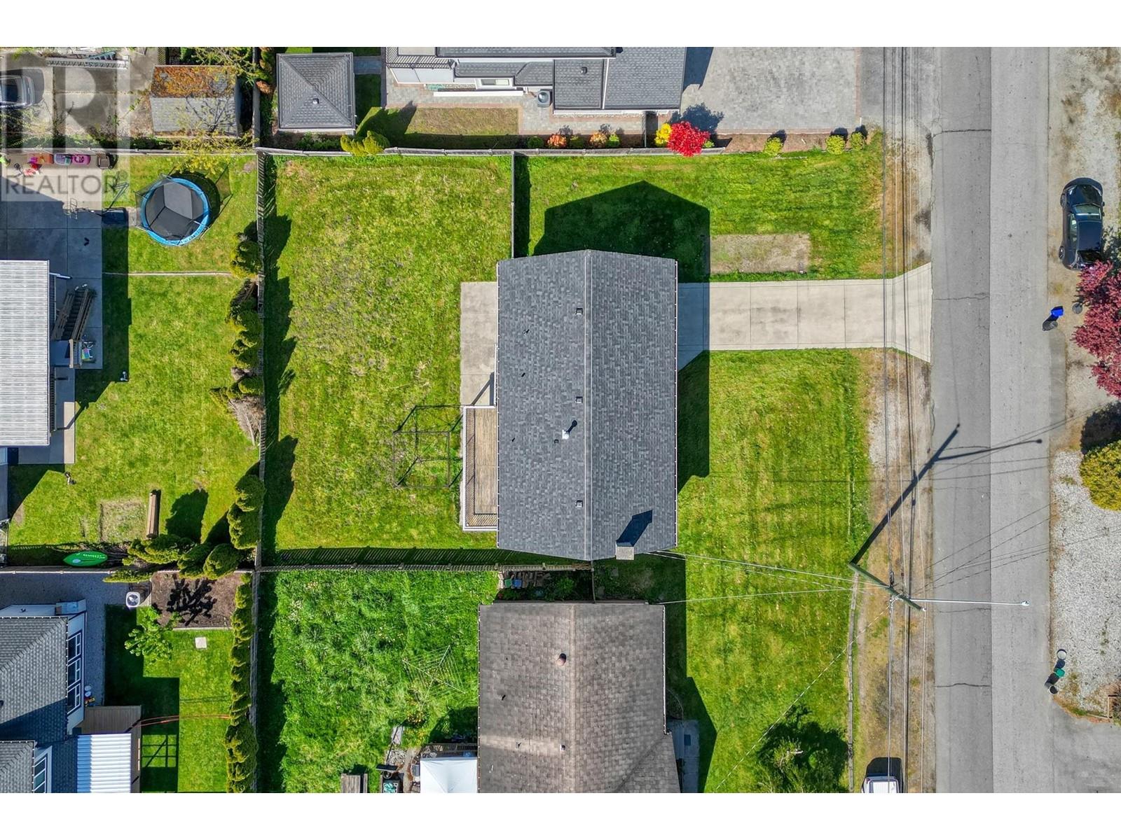 Property at 4925 58 STREET image 5