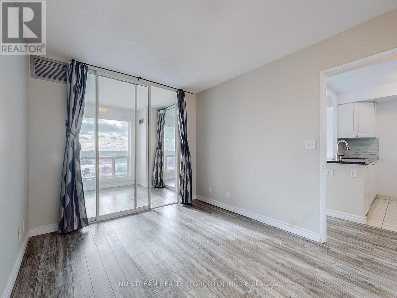 2007 - 18 Lee Centre Drive, Toronto, Ontario  M1H 3H5 - Photo 12 - E12116896