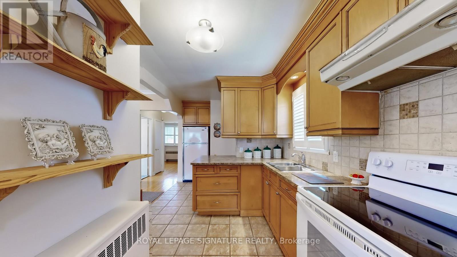 Property at 102 MURRAY GLEN DRIVE image 3