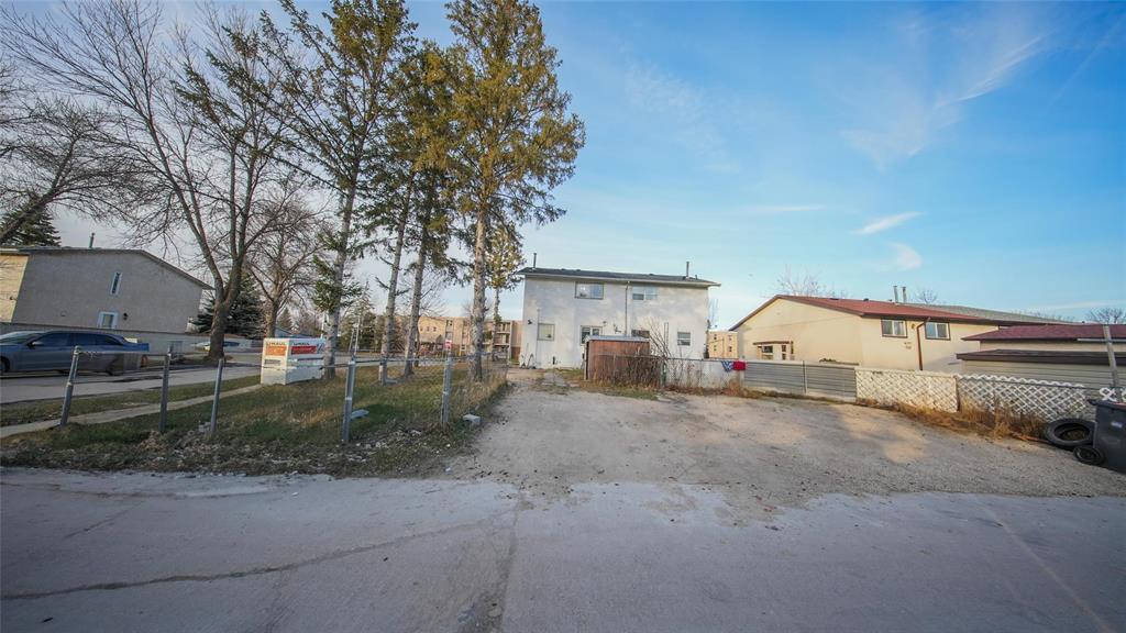 1234 Jefferson Avenue, Winnipeg, Manitoba  R2P 0K2 - Photo 4 - 202509396