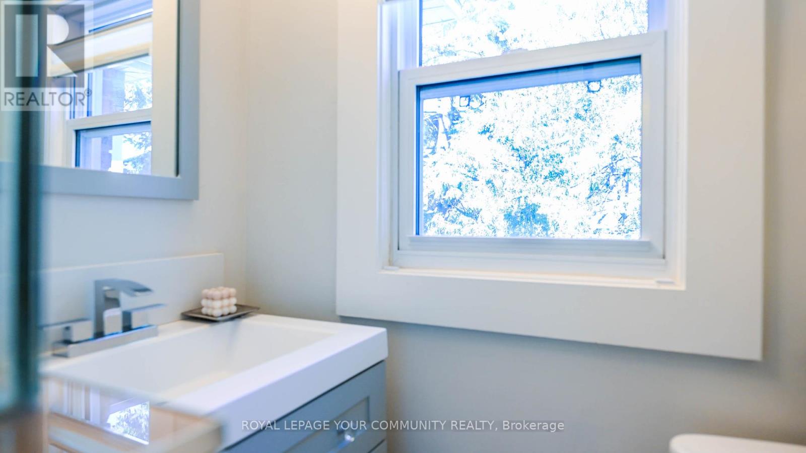 58 Ashbury Avenue, Toronto, Ontario  M6E 1V7 - Photo 28 - C12115399