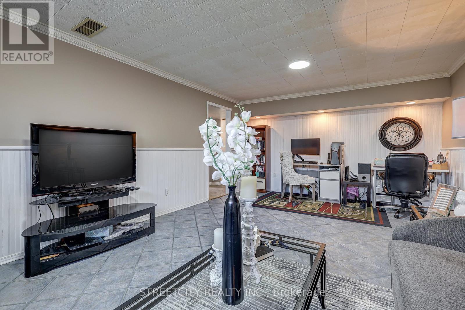 74 Danielle Lane, London East, Ontario  N5W 5Z2 - Photo 27 - X12117080