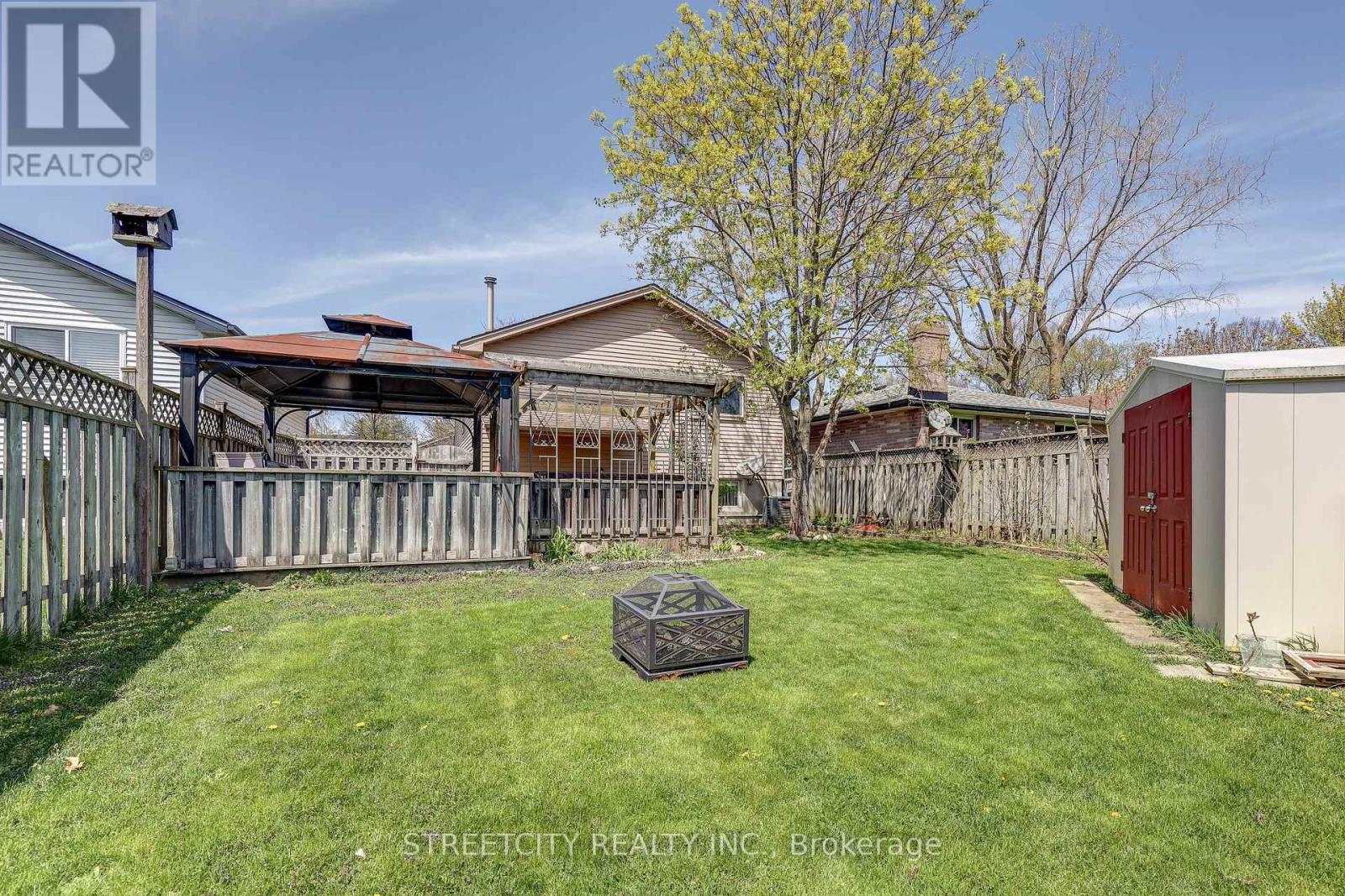 74 Danielle Lane, London East, Ontario  N5W 5Z2 - Photo 33 - X12117080