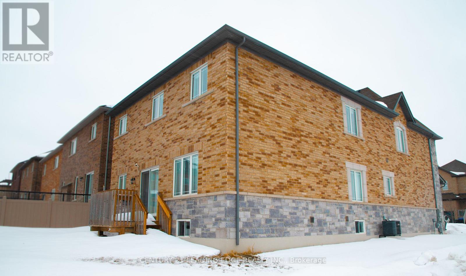 Property at 122 MCKENZIE WAY image 4