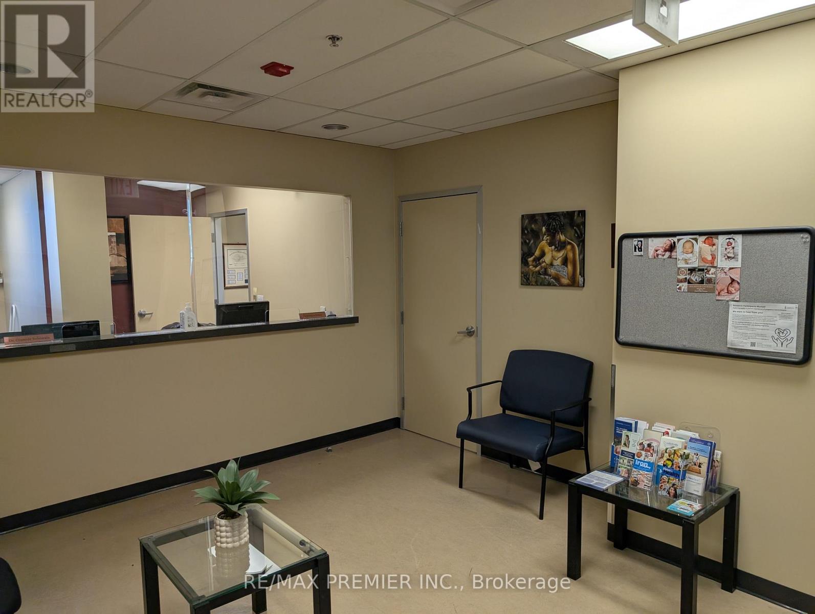203 - 955 Major Mackenzie Drive W, Vaughan, Ontario  L6A 4P9 - Photo 2 - N12116904