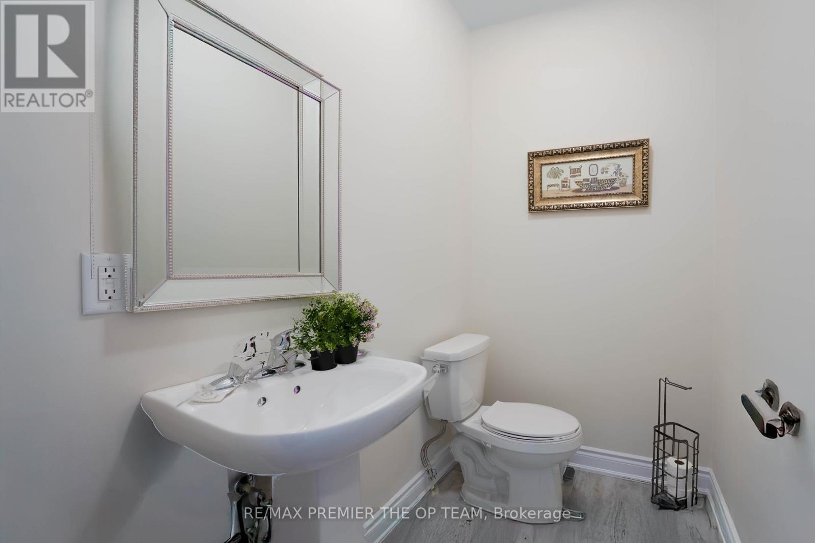 Property at 53 JANES CRESCENT image 3