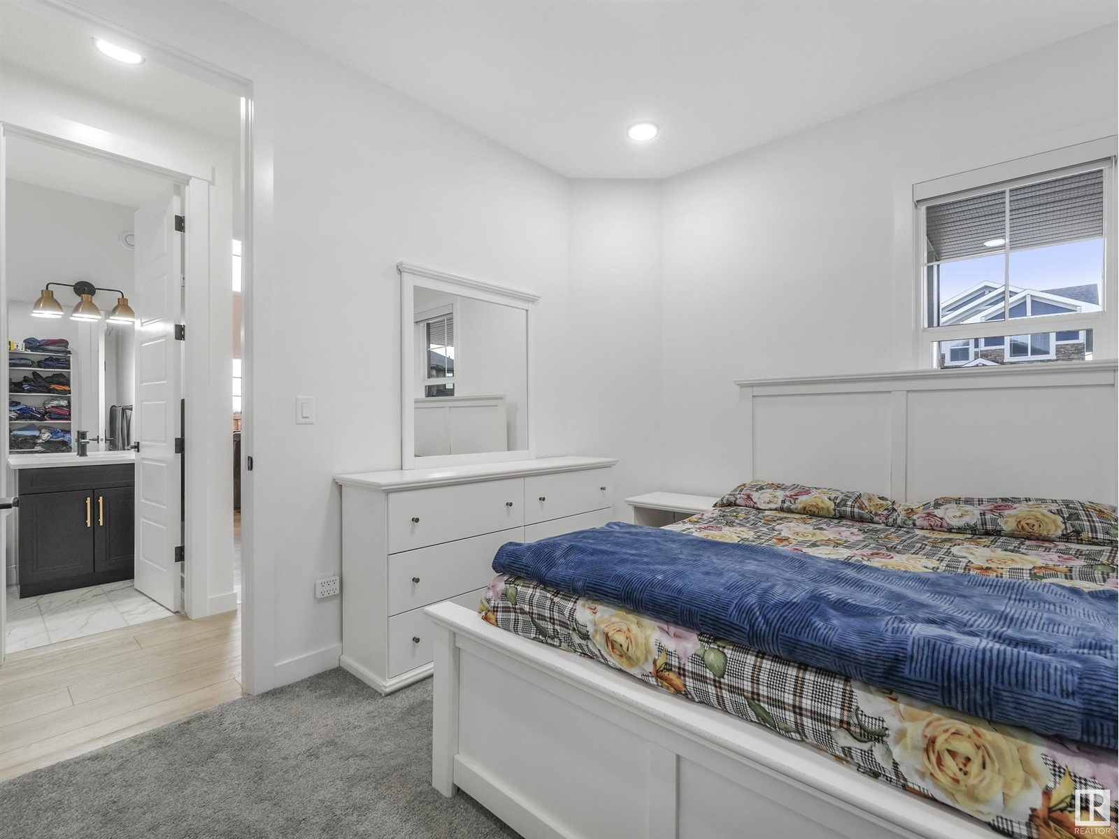 Property at 1581 HOWES PL SW image 4