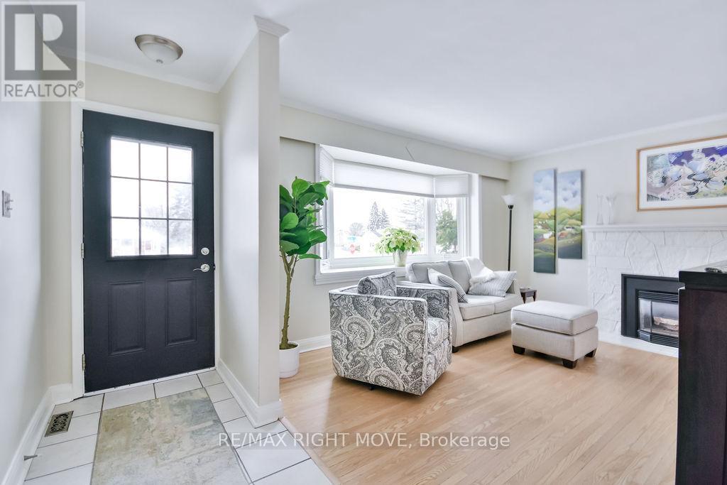 Property at 46 DALTON CRESCENT N image 4