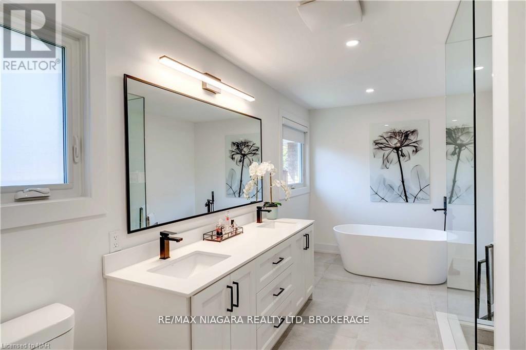 42 Berkwood Place, Pelham (Fonthill), Ontario  L0S 1E2 - Photo 23 - X12117206