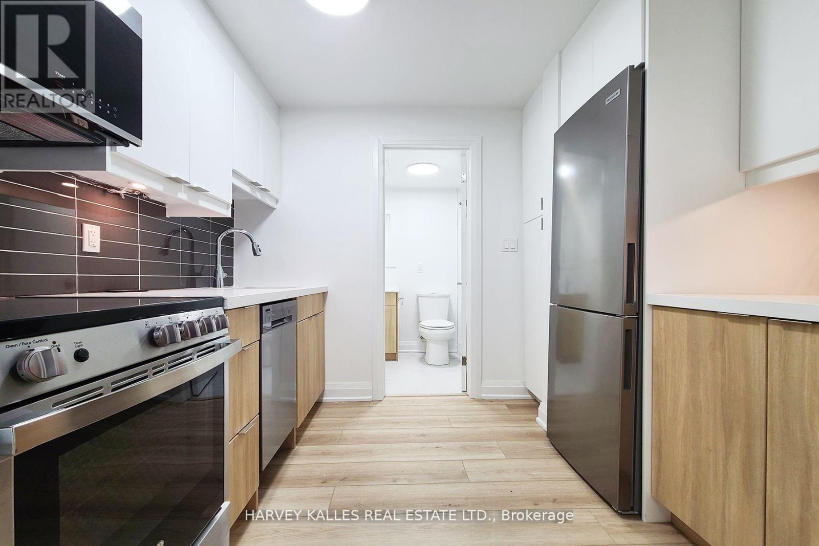 23 - 68 Fifteenth Street, Toronto (New Toronto), Ontario  M8V 3J6 - Photo 4 - W12087245