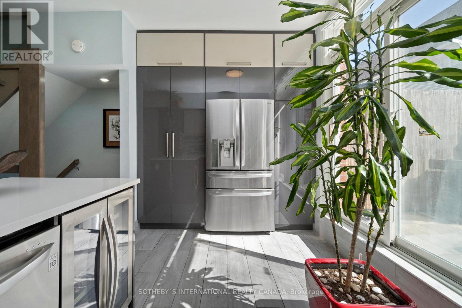 30 Michael Power Place, Toronto, Ontario  M9A 5G9 - Photo 17 - W12101926
