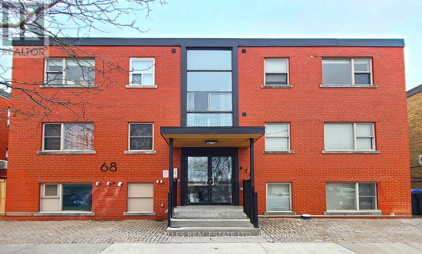 23 - 68 FIFTEENTH STREET, toronto (new toronto), Ontario