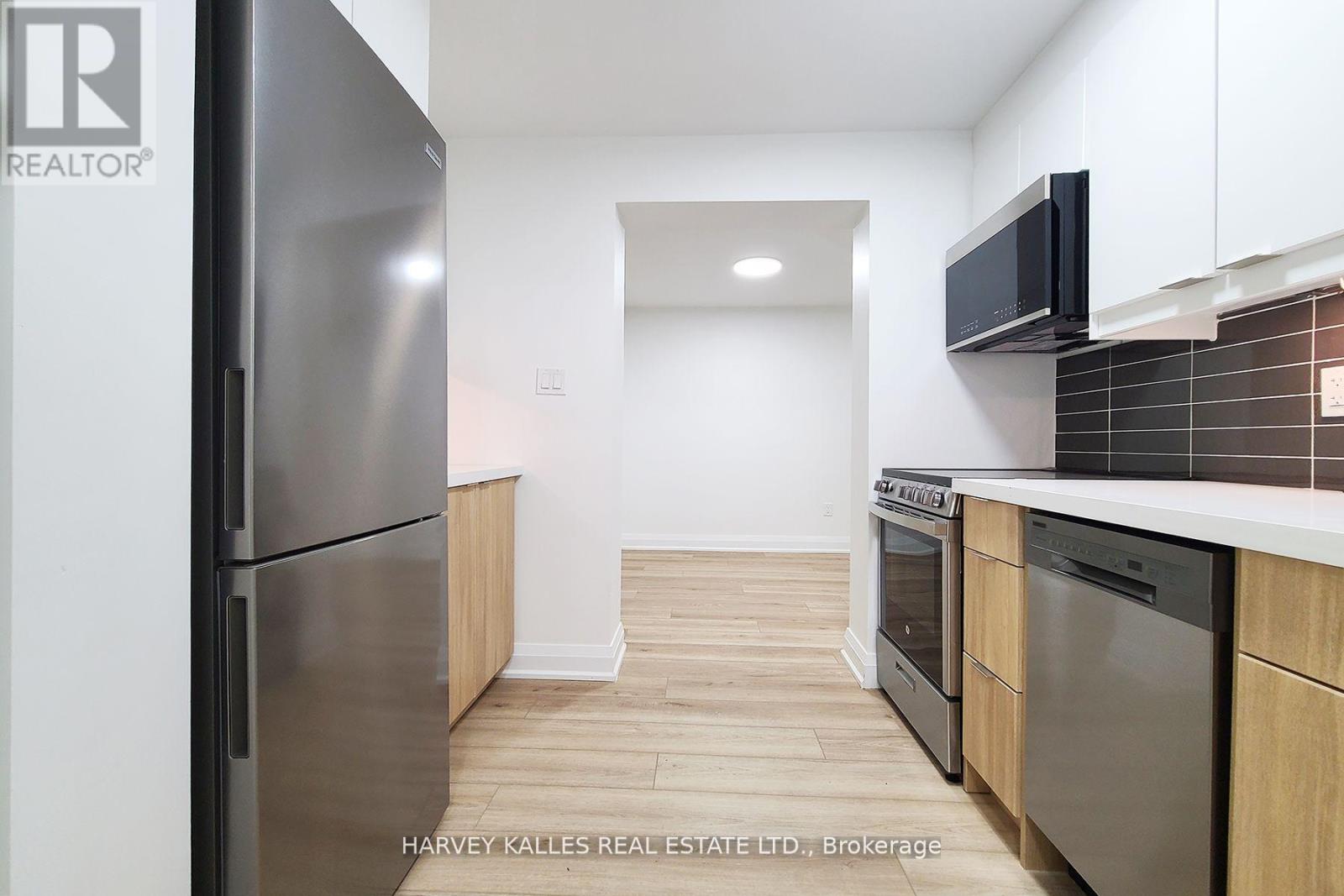 23 - 68 Fifteenth Street, Toronto (New Toronto), Ontario  M8V 3J6 - Photo 5 - W12087245