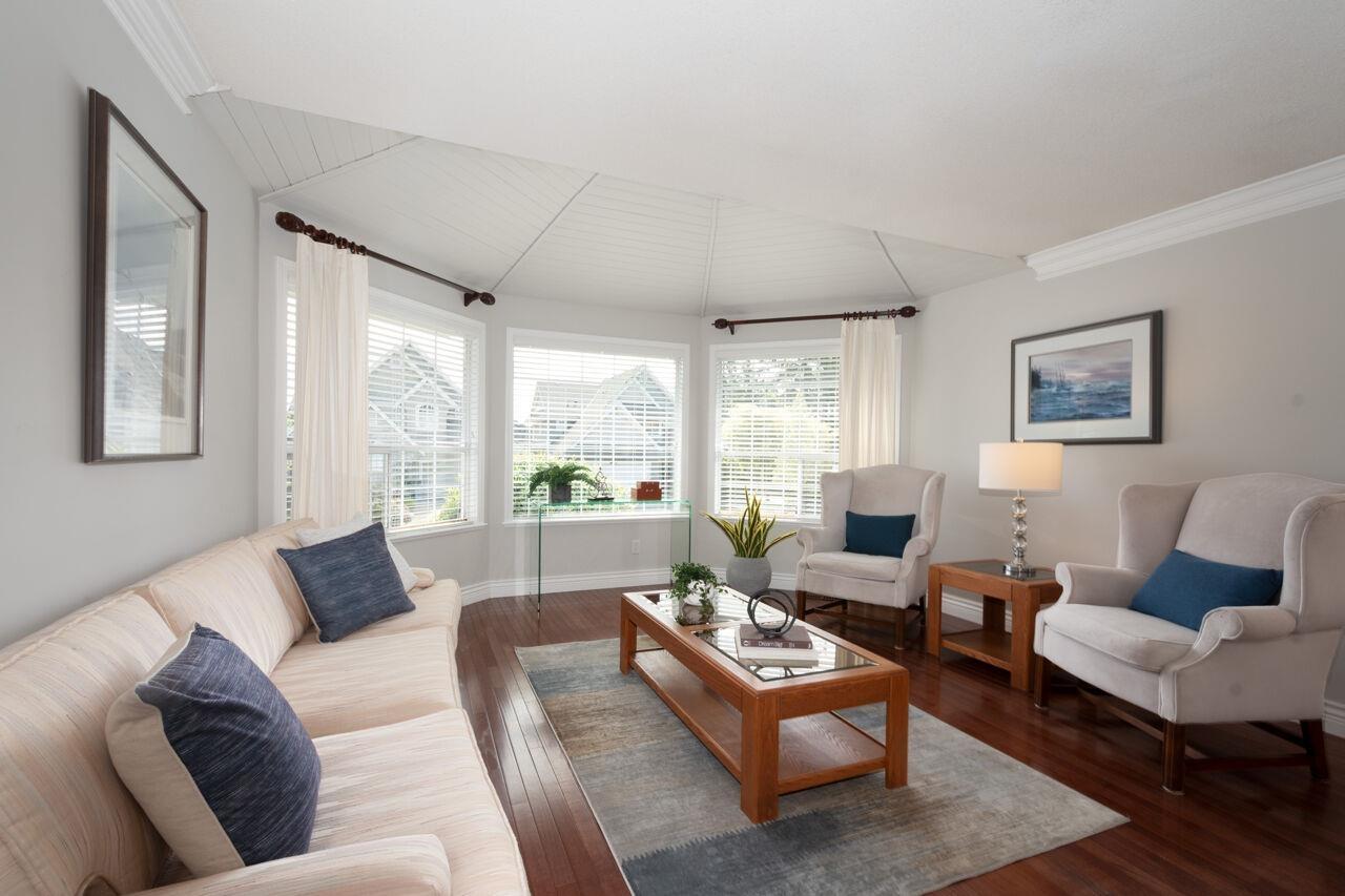 Property at 1023 165 STREET image 3
