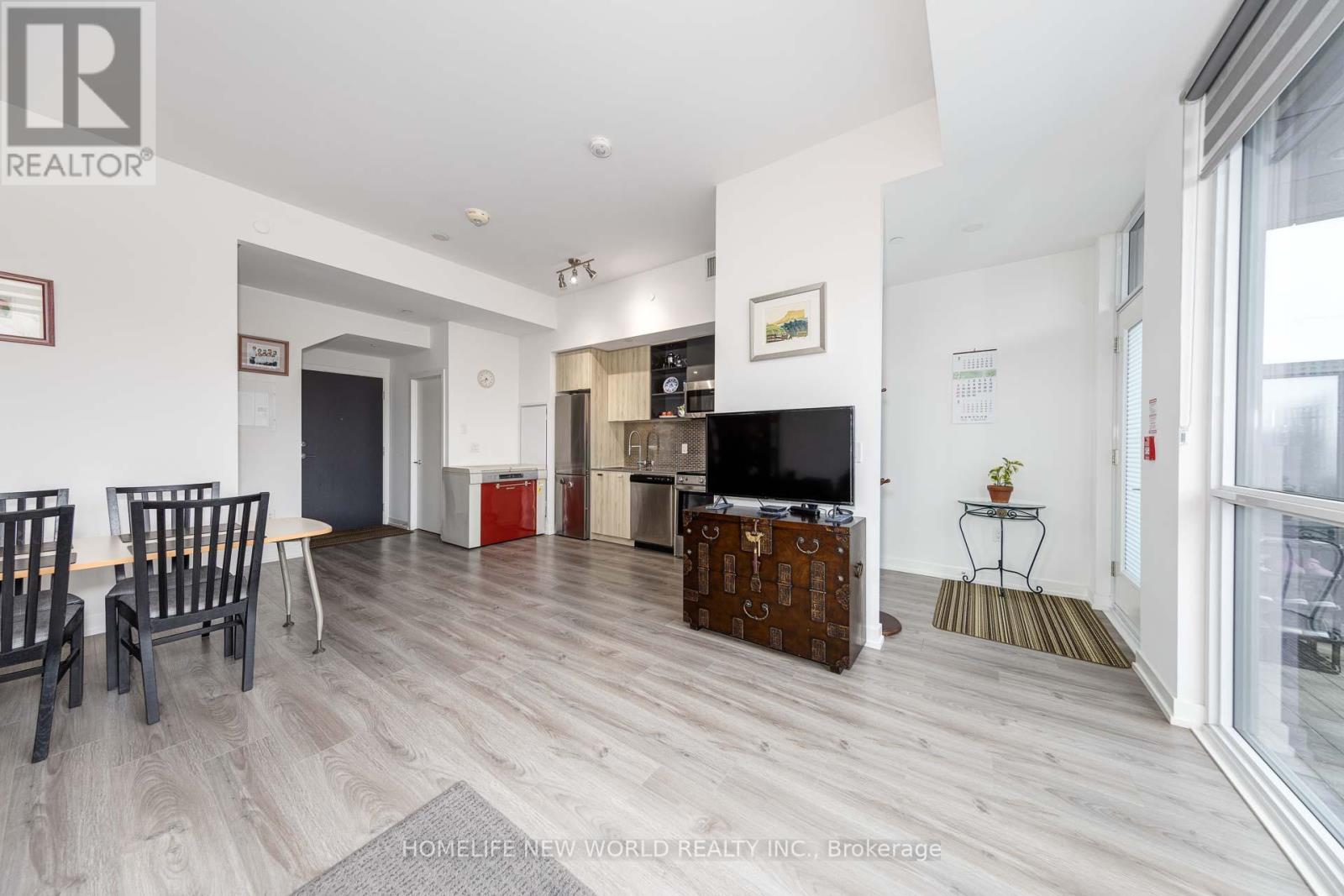 Th04 - 10 De Boers Drive, Toronto, Ontario  M3J 0L6 - Photo 12 - W12116842