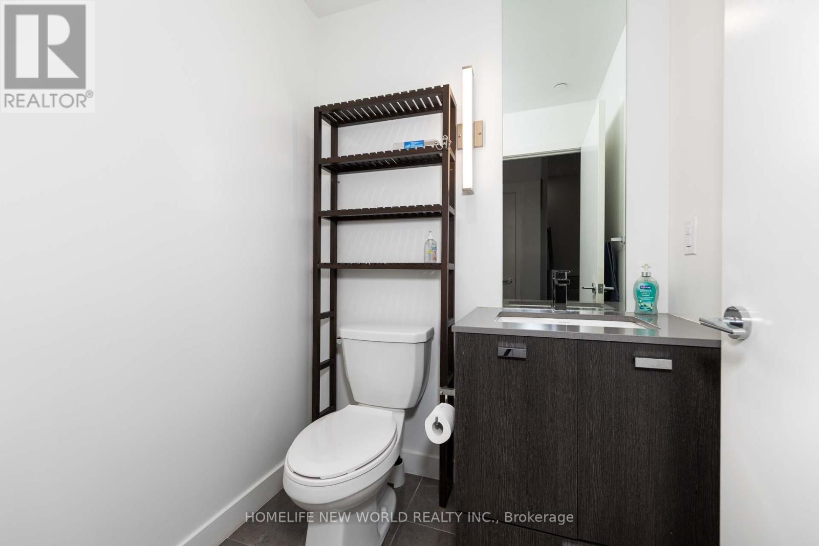 Th04 - 10 De Boers Drive, Toronto, Ontario  M3J 0L6 - Photo 17 - W12116842