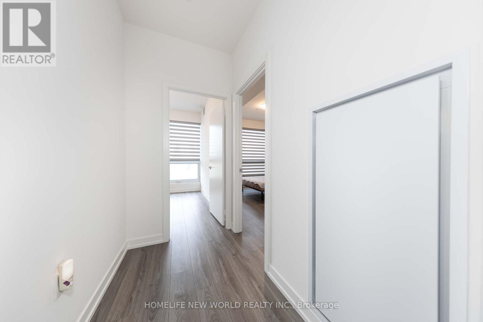 Th04 - 10 De Boers Drive, Toronto, Ontario  M3J 0L6 - Photo 18 - W12116842