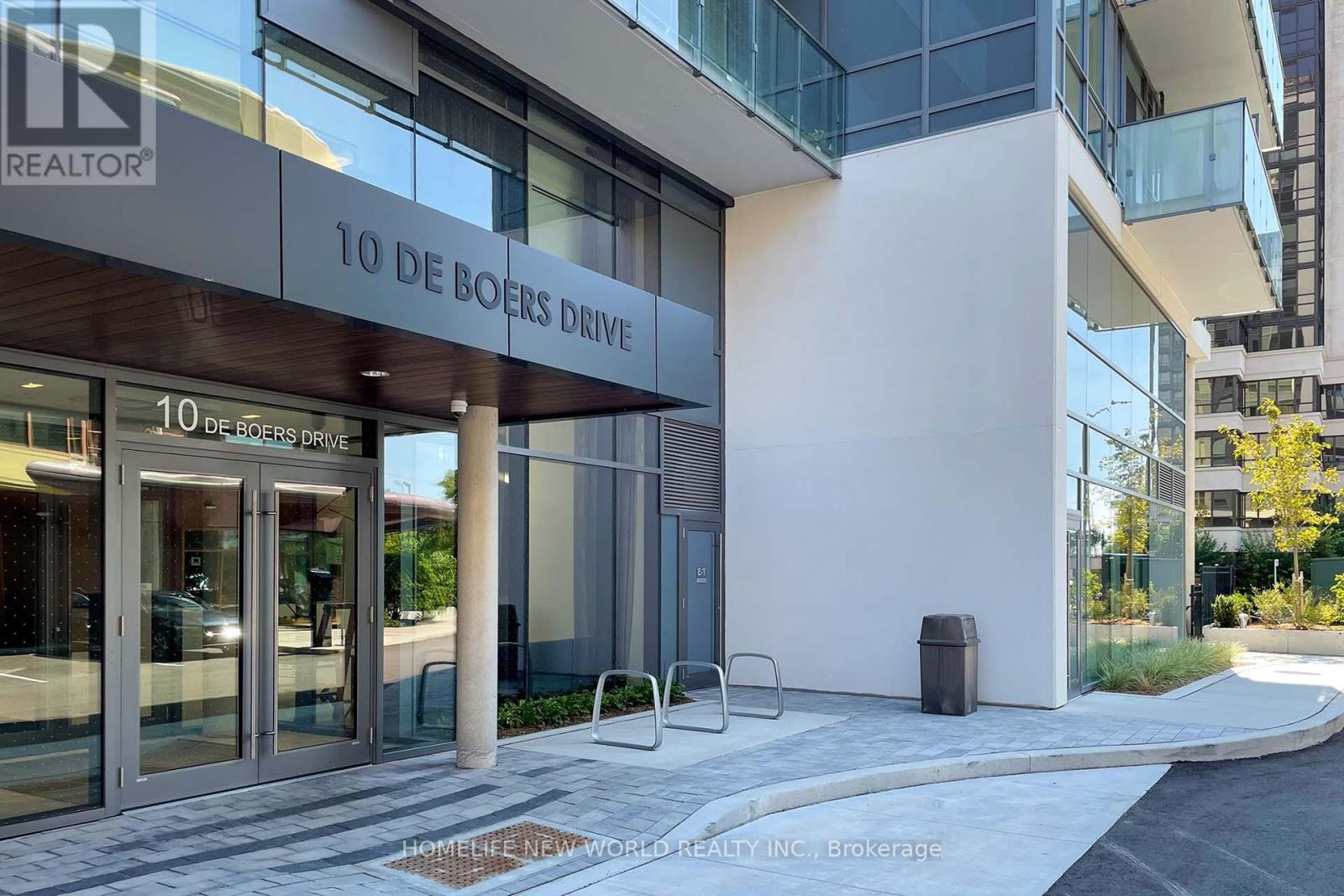 Property at TH04 - 10 DE BOERS DRIVE image 2
