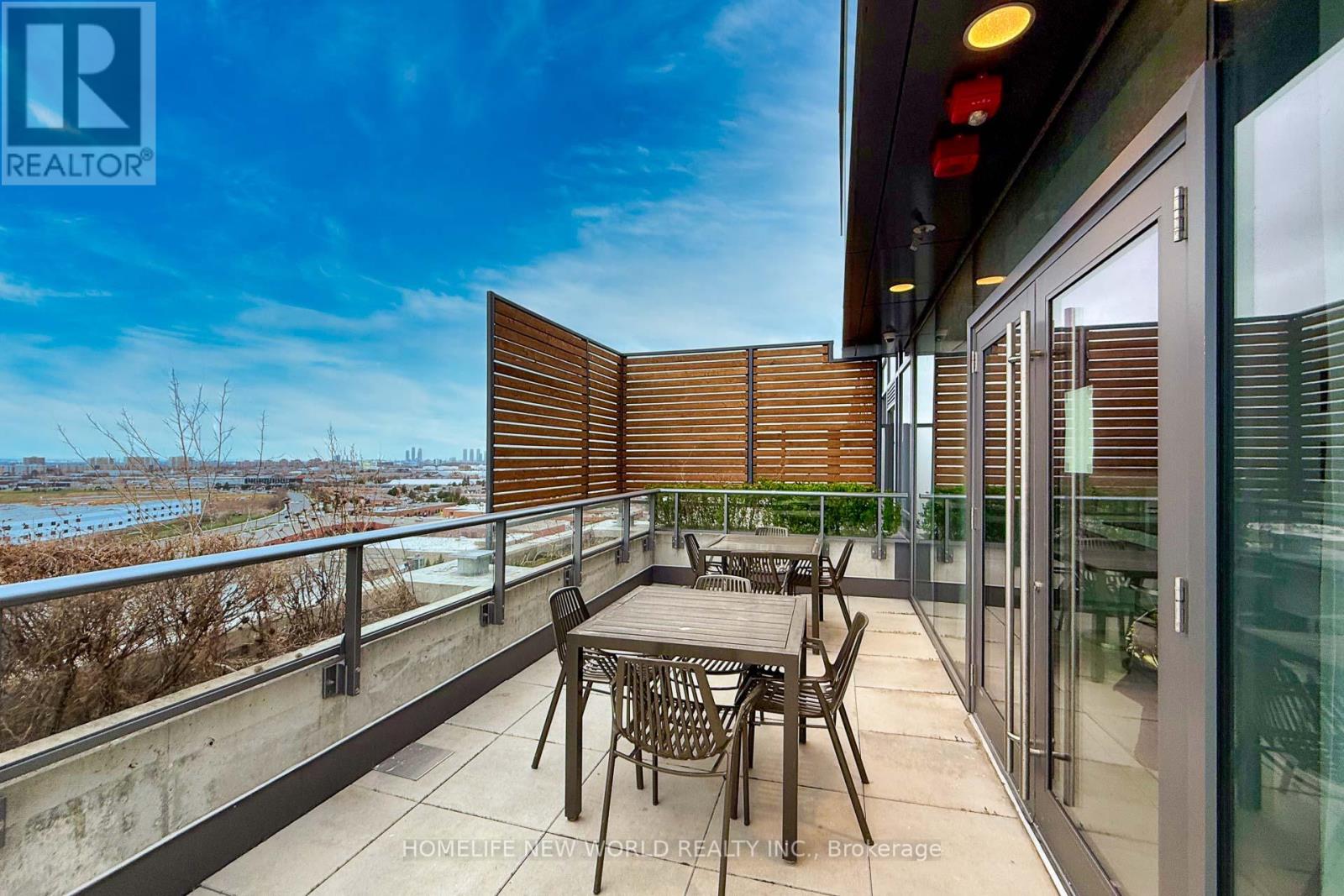 Th04 - 10 De Boers Drive, Toronto, Ontario  M3J 0L6 - Photo 23 - W12116842