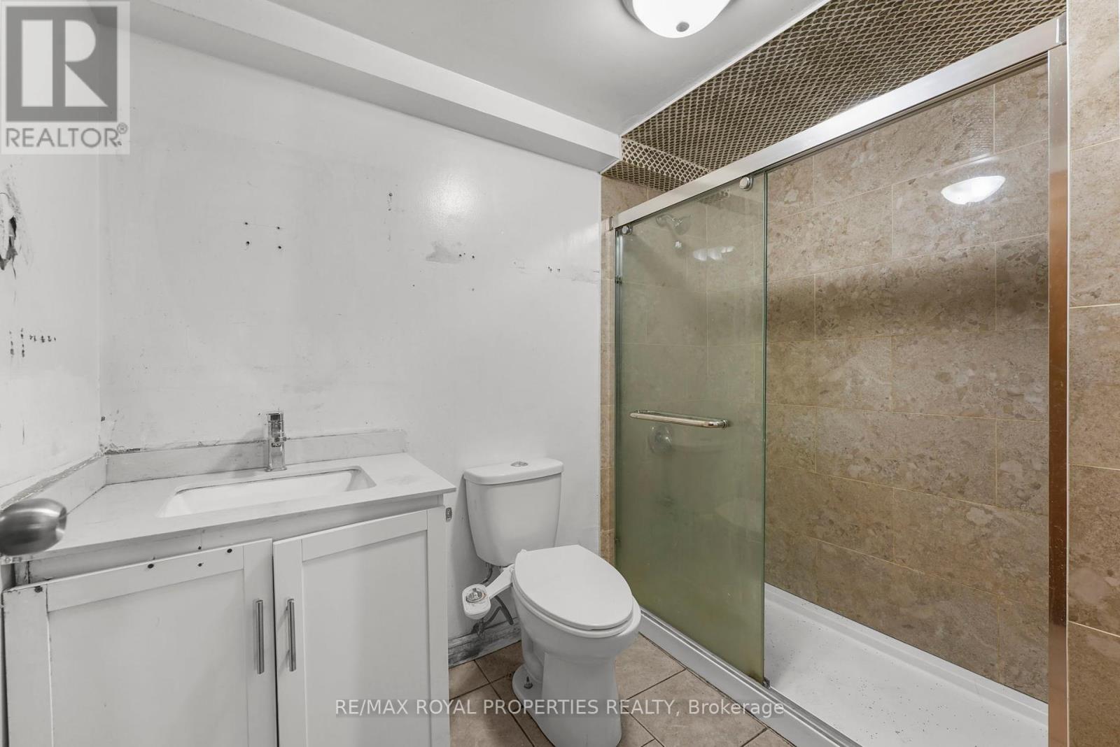 7359 Sigsbee Drive, Mississauga, Ontario  L4T 3S5 - Photo 37 - W12116931