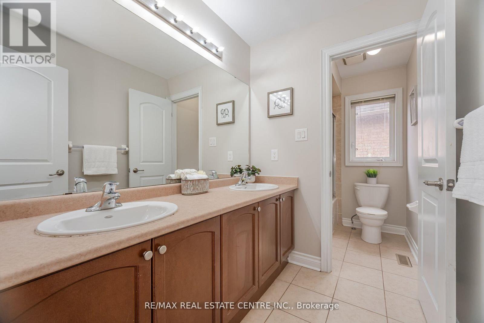 38 Junetown Circle, Brampton, Ontario  L6X 0X7 - Photo 32 - W12116943