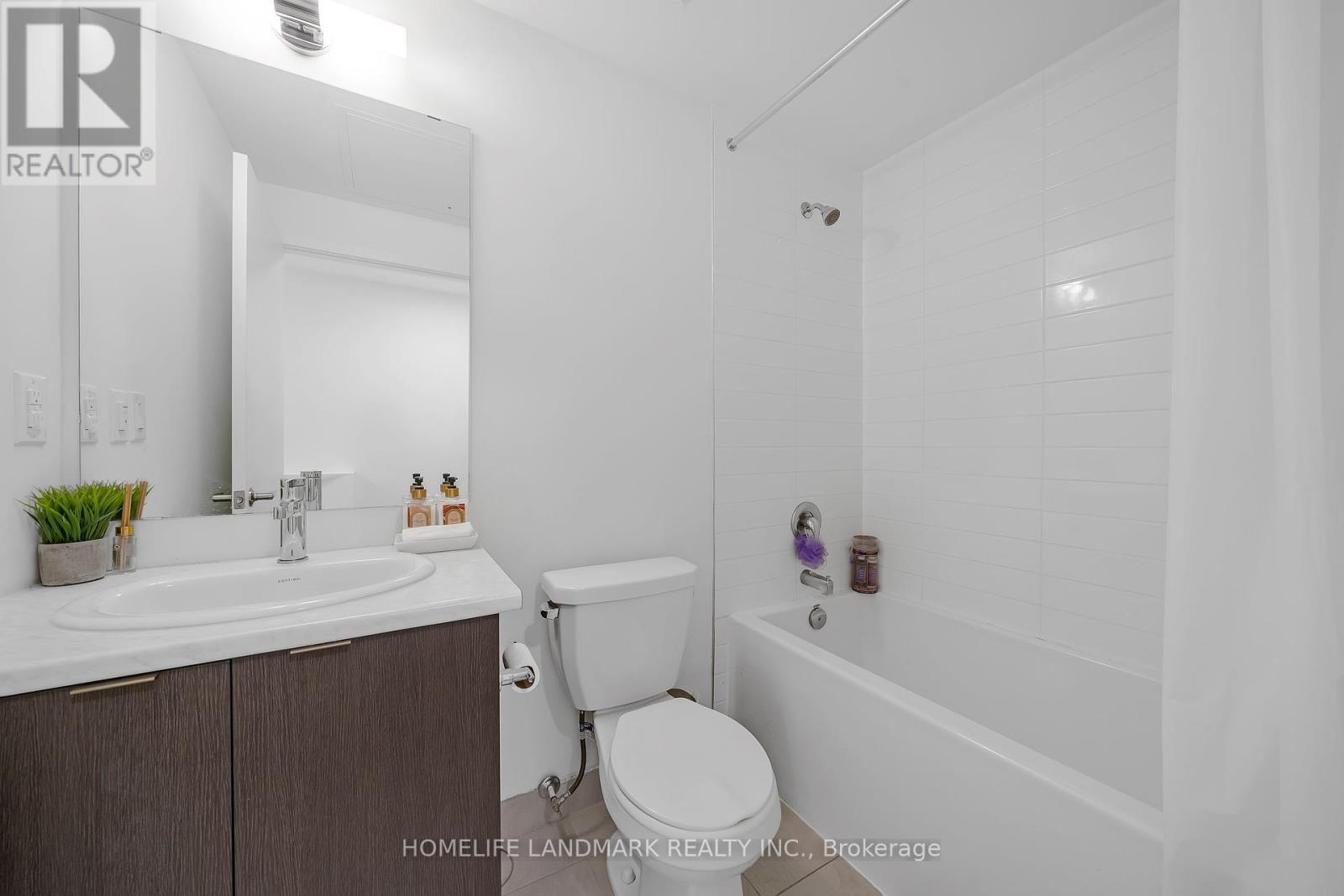 Property at 303 - 135 CANON JACKSON DRIVE E image 3
