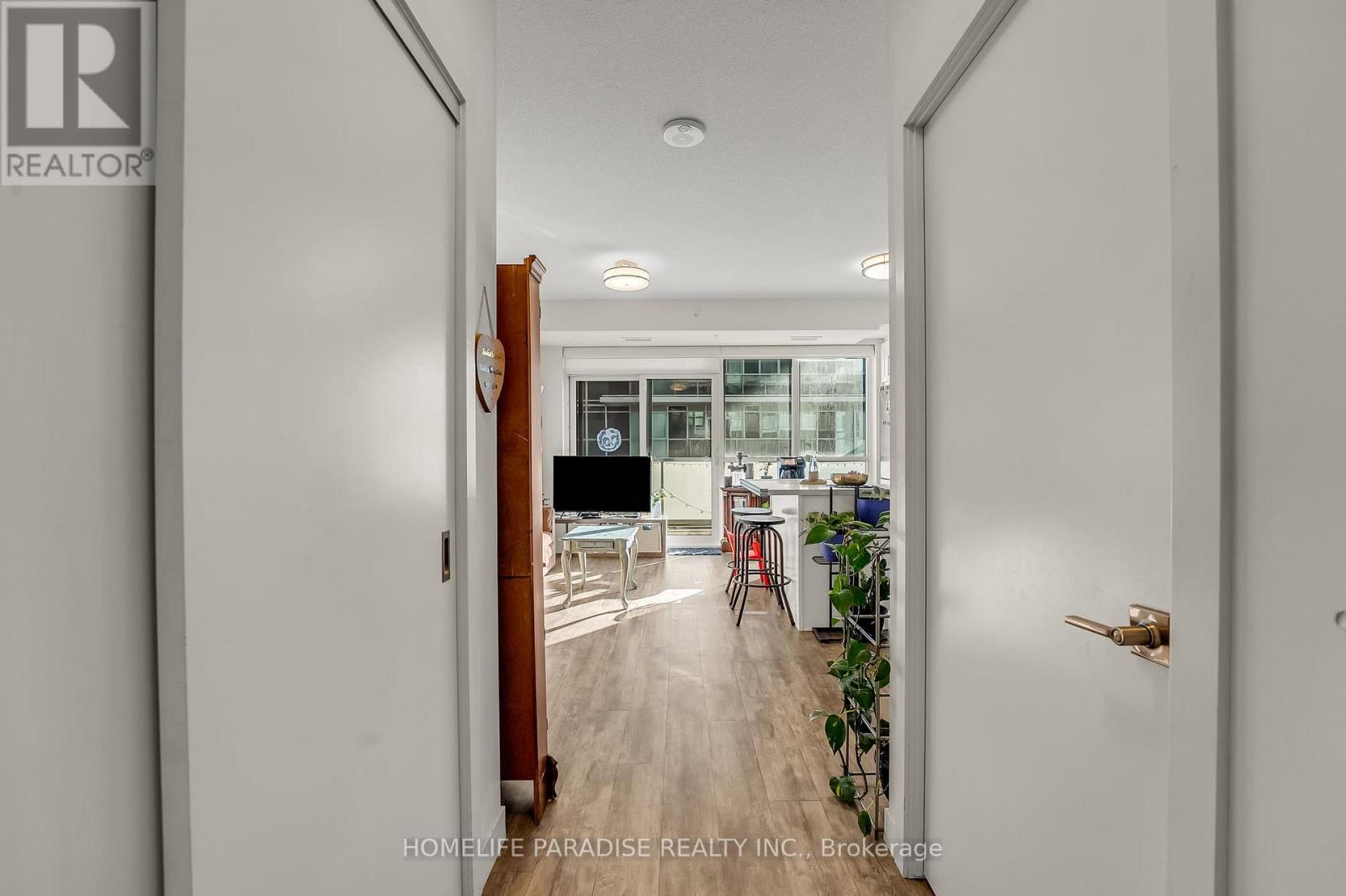 1407 - 2087 Fairview Street, Burlington, Ontario  L7R 0E5 - Photo 7 - W12117003