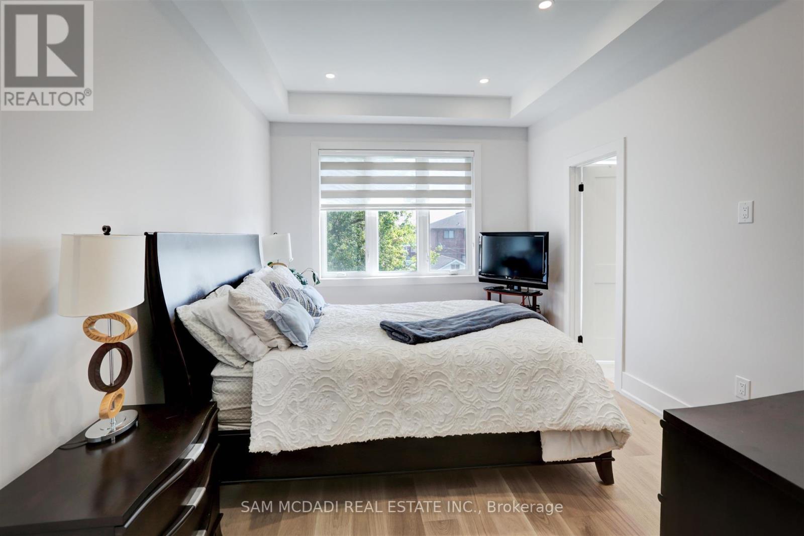 177 Aldercrest Road, Toronto, Ontario  M8W 4J2 - Photo 8 - W12117011