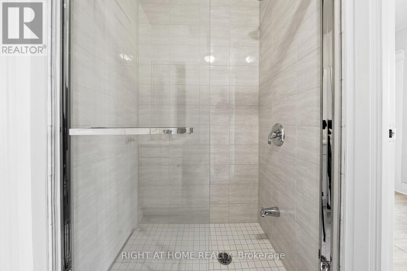 134 Millicent Street, Toronto, Ontario  M6H 1W4 - Photo 23 - W12117027