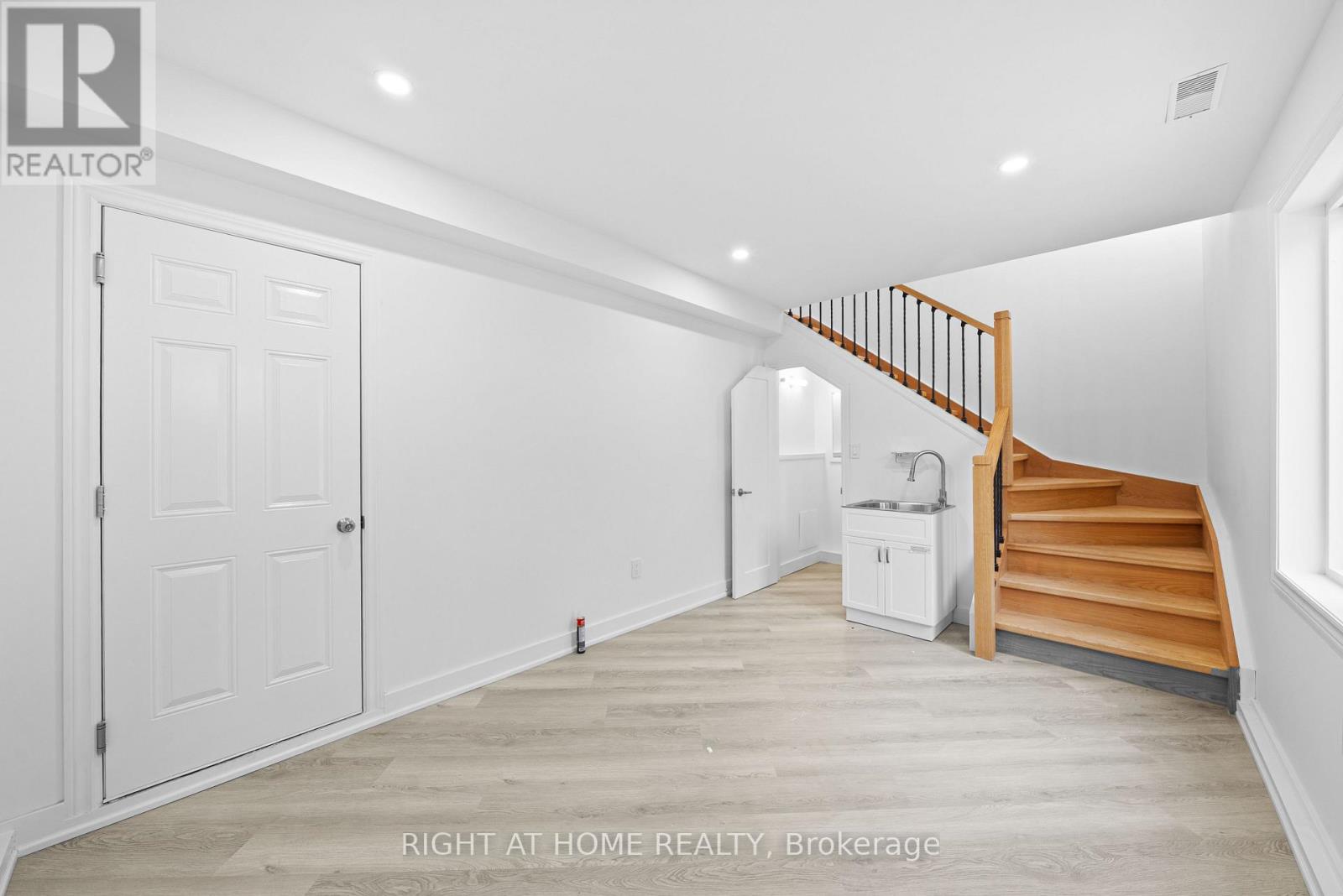 134 Millicent Street, Toronto, Ontario  M6H 1W4 - Photo 33 - W12117027