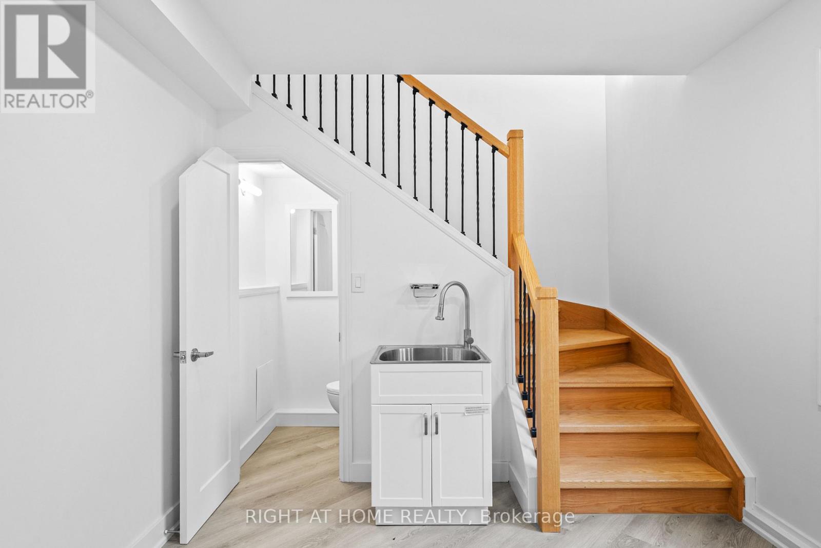 134 Millicent Street, Toronto, Ontario  M6H 1W4 - Photo 35 - W12117027