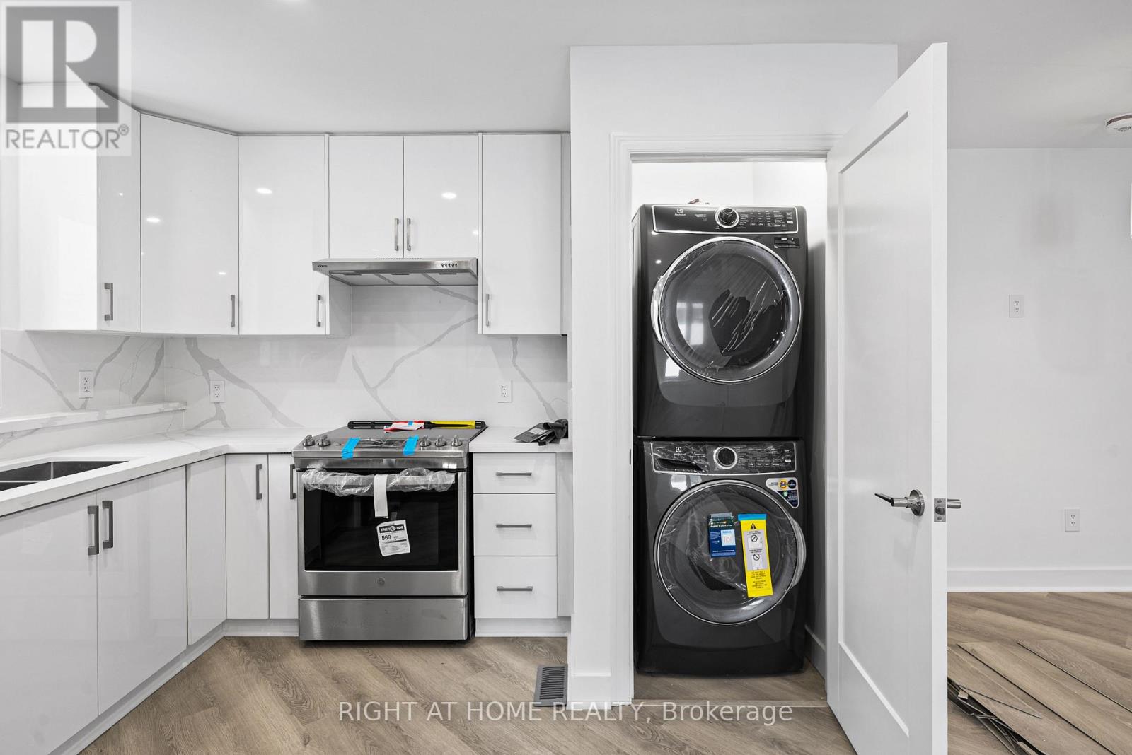 134 Millicent Street, Toronto, Ontario  M6H 1W4 - Photo 42 - W12117027