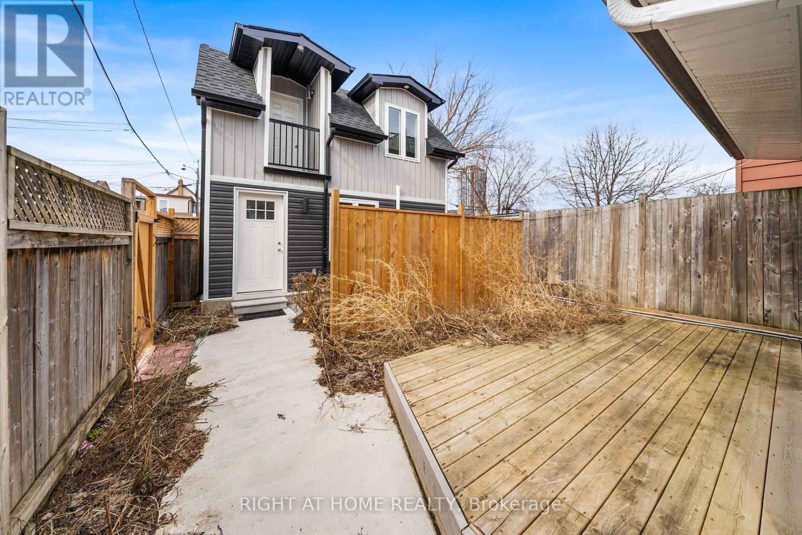 134 Millicent Street, Toronto, Ontario  M6H 1W4 - Photo 5 - W12117027