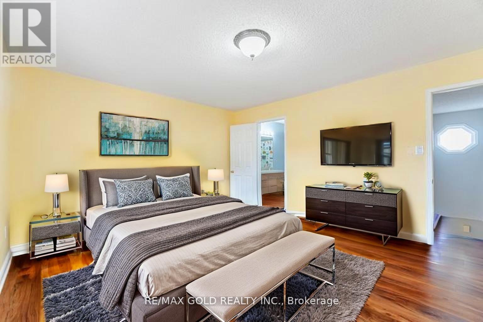 5352 Bushelgrove Circle, Mississauga, Ontario  L5M 6B8 - Photo 10 - W12117039