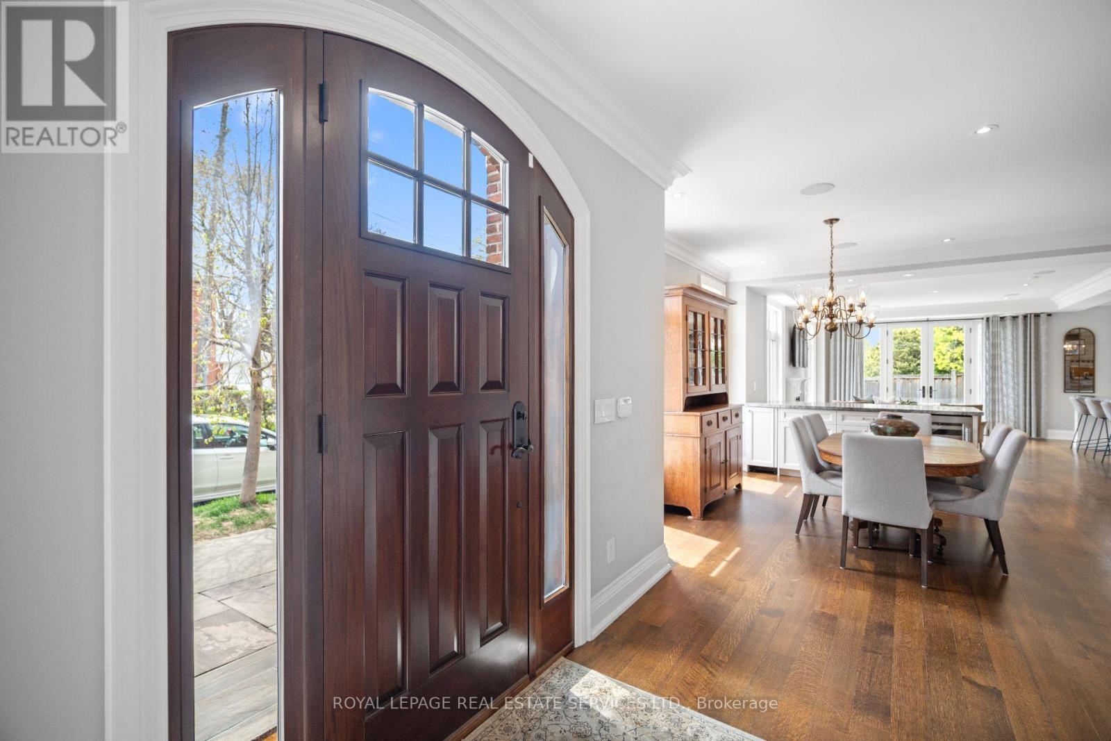 Property at 546 PRINCE EDWARD DRIVE N image 3