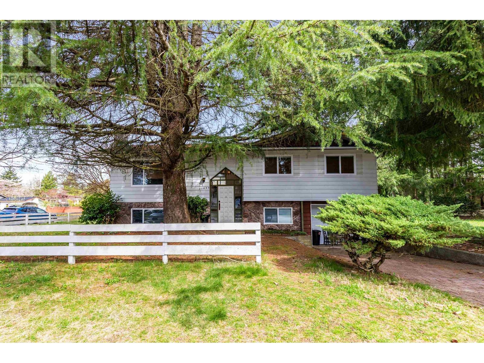 21099 Berry Avenue, Maple Ridge, British Columbia  V2X 7V3 - Photo 1 - R2996779